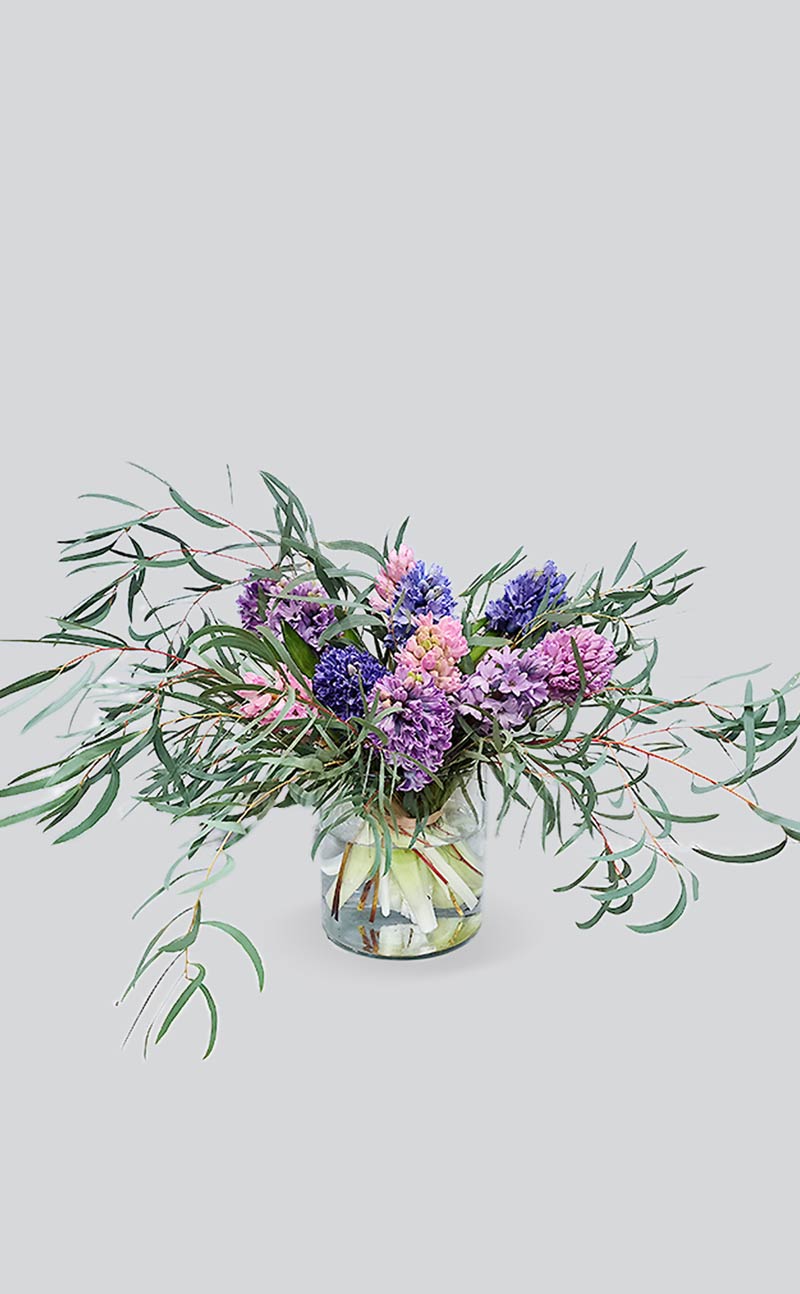 Gėlių puokštė su hiacintais KVAPNIOJI | GĖLĖS STUDIJA
