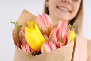 Gėlės ir tulpės Valentino dienos proga | Gėlės studija